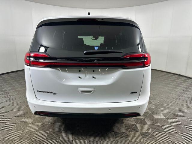 Chrysler Pacifica 2023