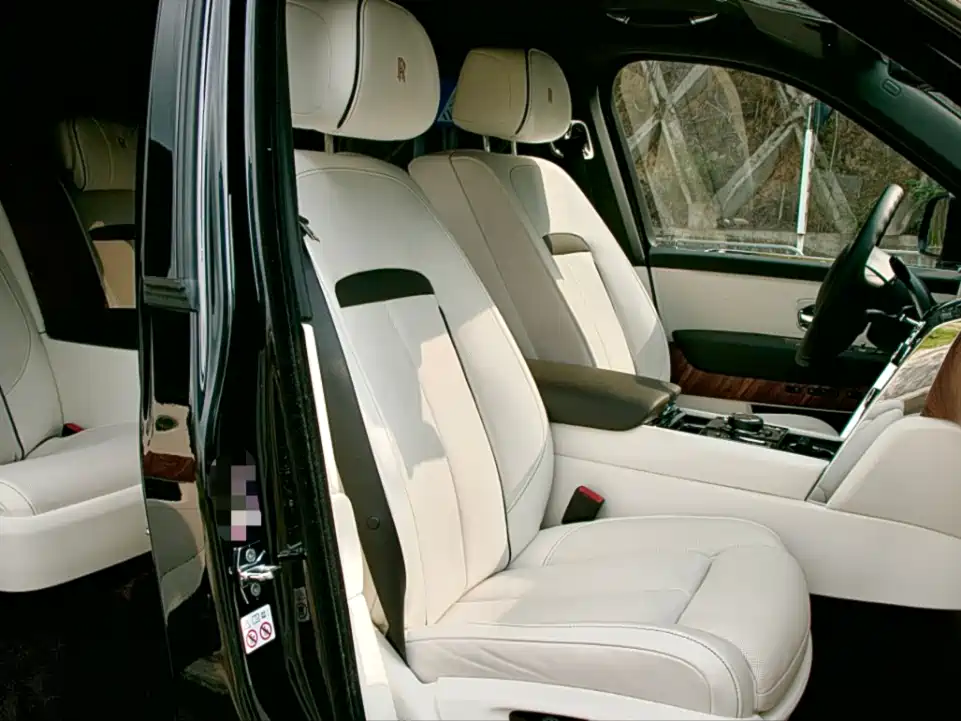Rolls-Royce Cullinan 2023