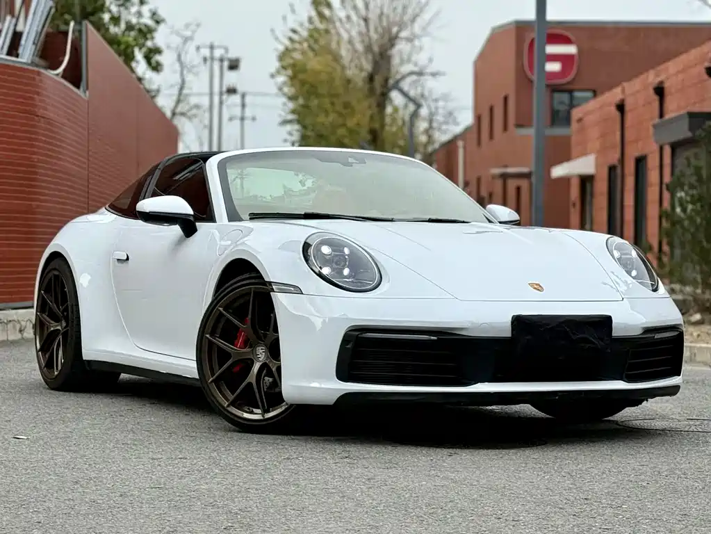 Porsche 911 2023