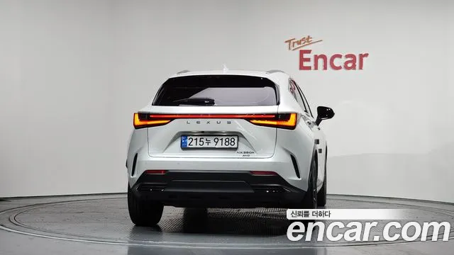 Lexus NX 2024