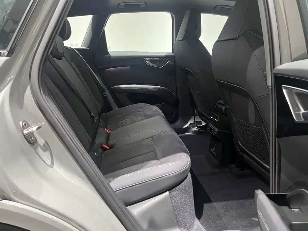 Audi Q4 e-tron 2025