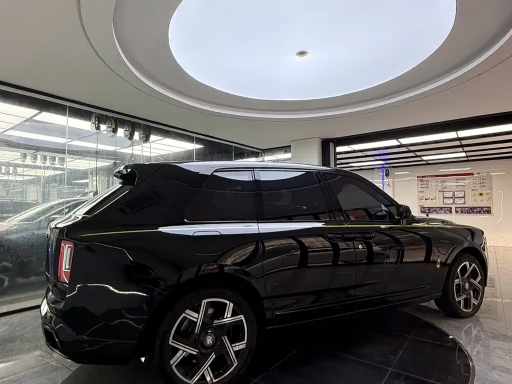 Rolls-Royce Cullinan 2021