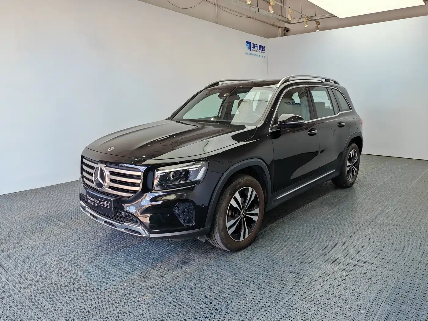 Mercedes-Benz GLB 2024
