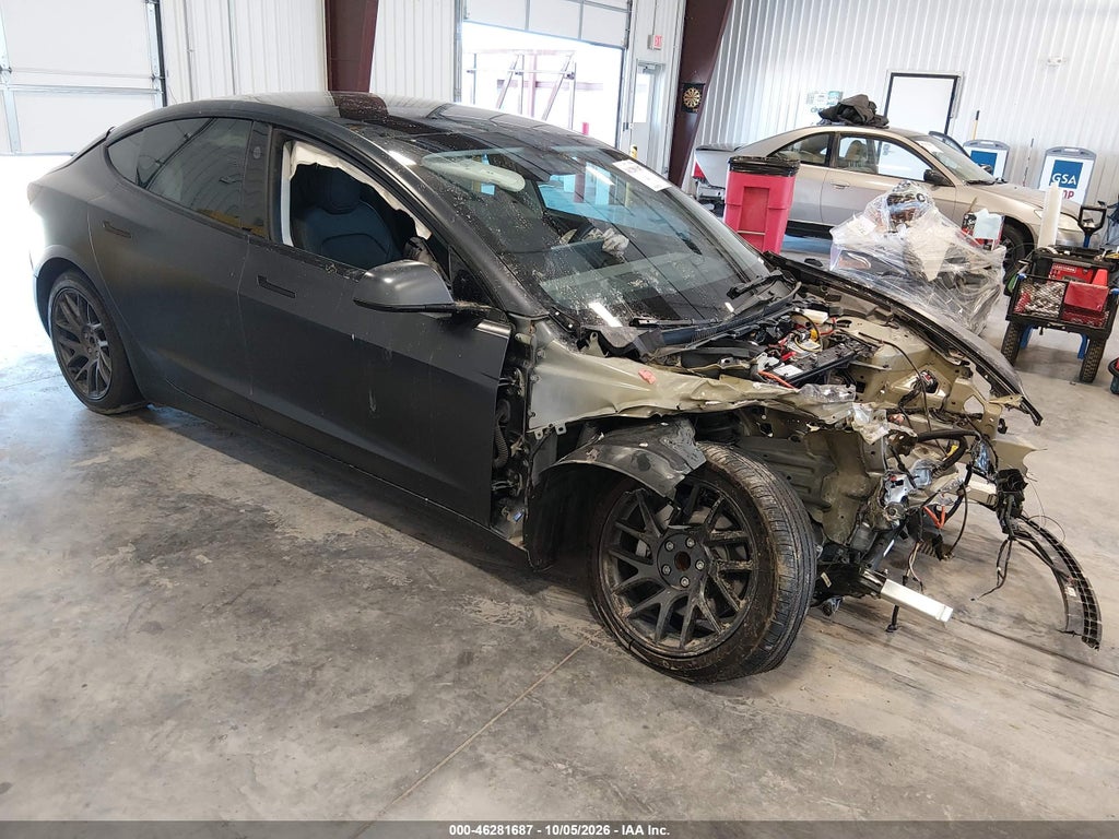 Tesla Model 3 2024
