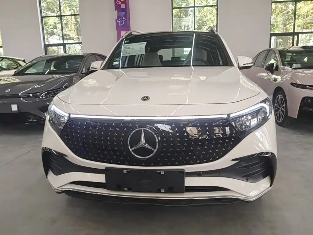 Mercedes-Benz EQB 2026
