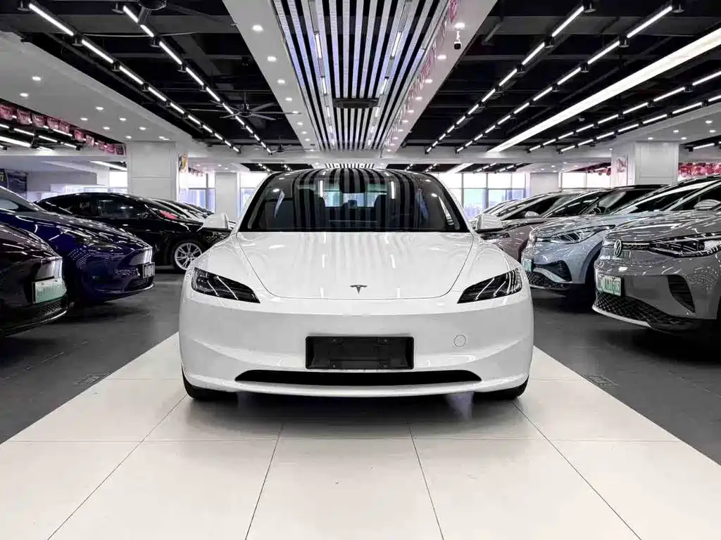 Tesla Model 3 2023