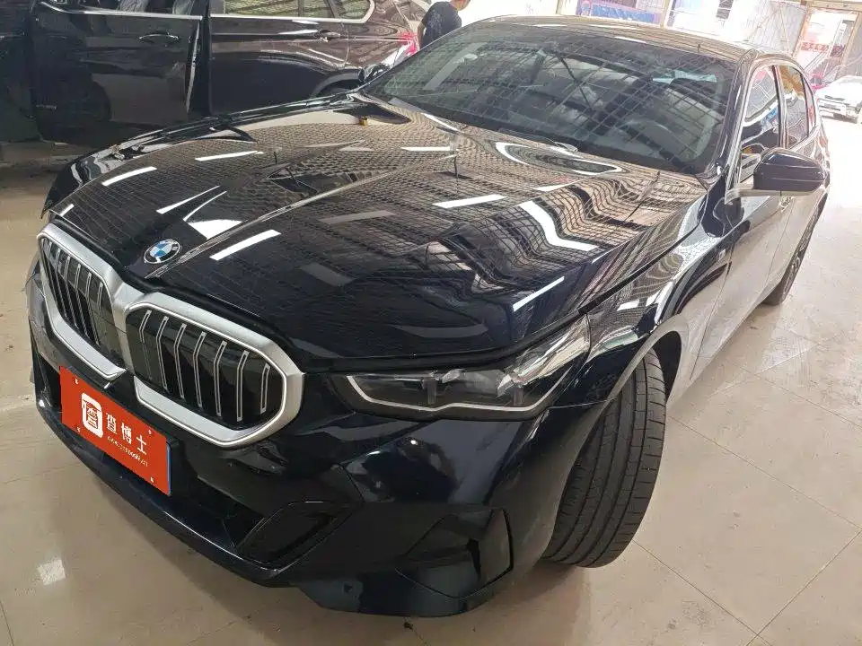 BMW 5 серии 2025