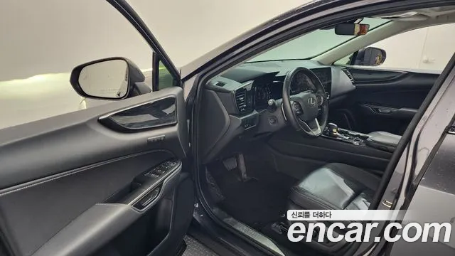Lexus NX 2024