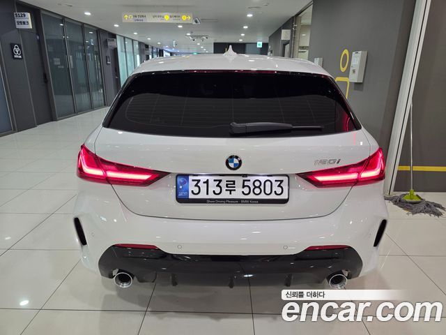 BMW 1 серии 2022