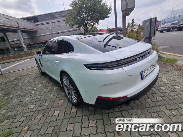 Porsche Panamera 2024