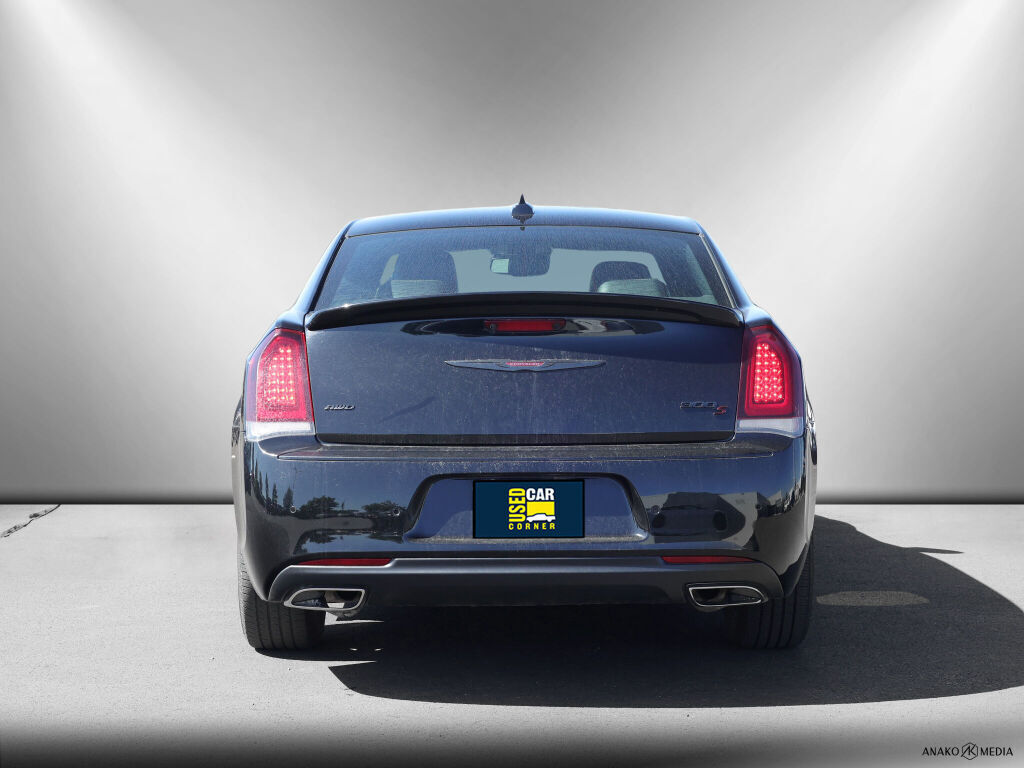 Chrysler 300 2023