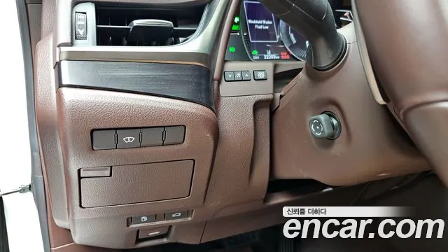 Lexus ES 2020