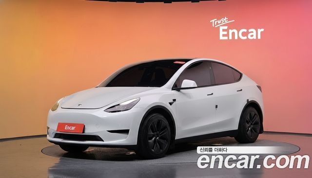 Tesla Model Y 2024