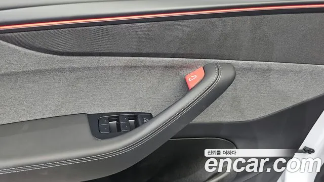 Tesla Model Y 2025