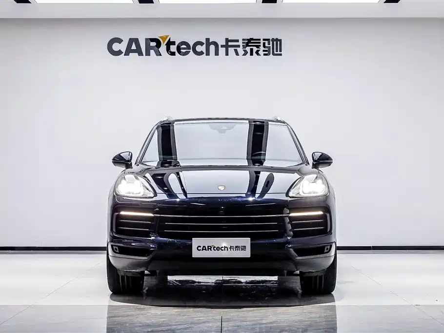 Porsche Cayenne 2021