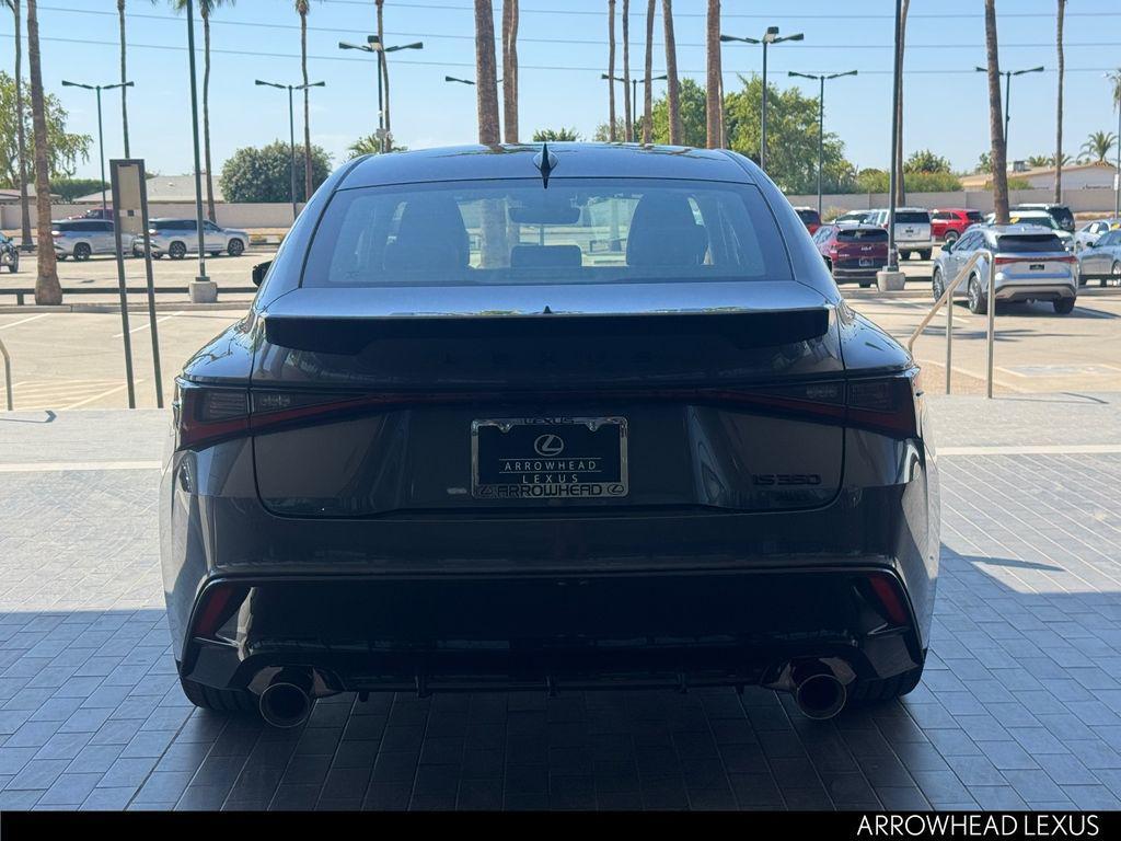 Lexus IS 2026