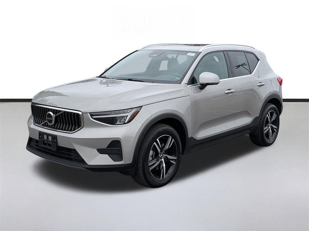 Volvo XC40 2025