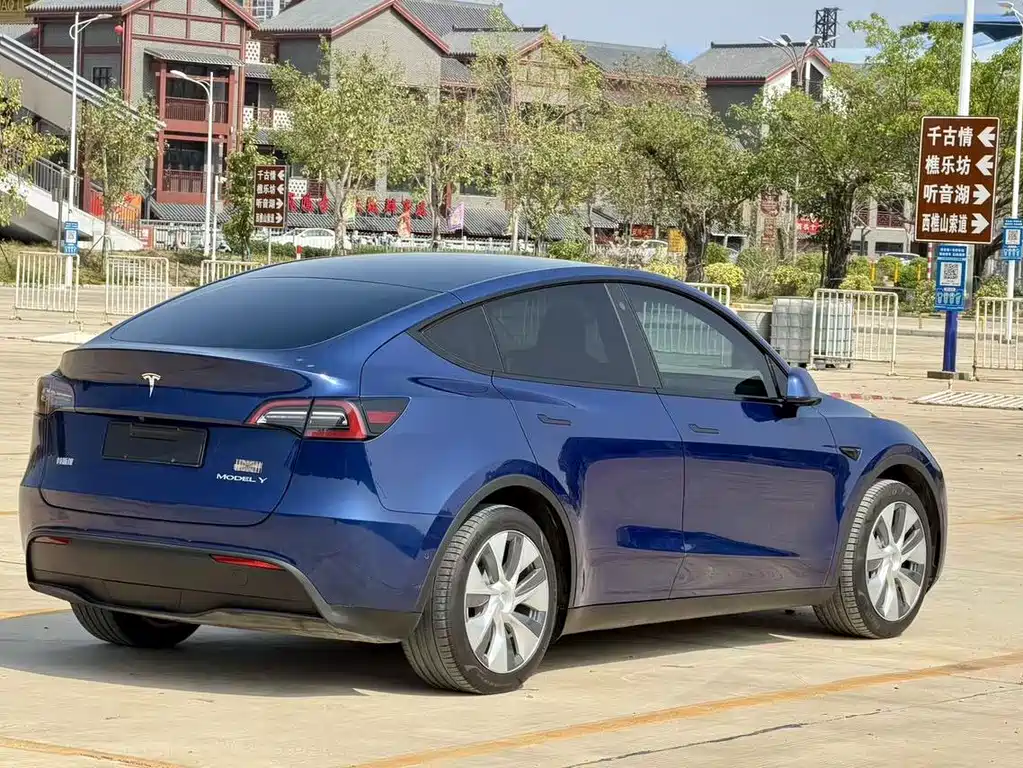 Tesla Model Y 2022