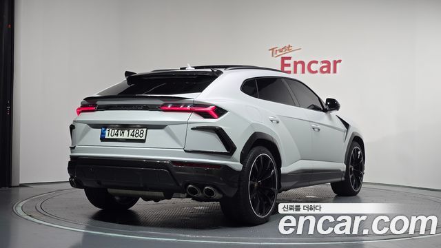 Lamborghini Urus 2021