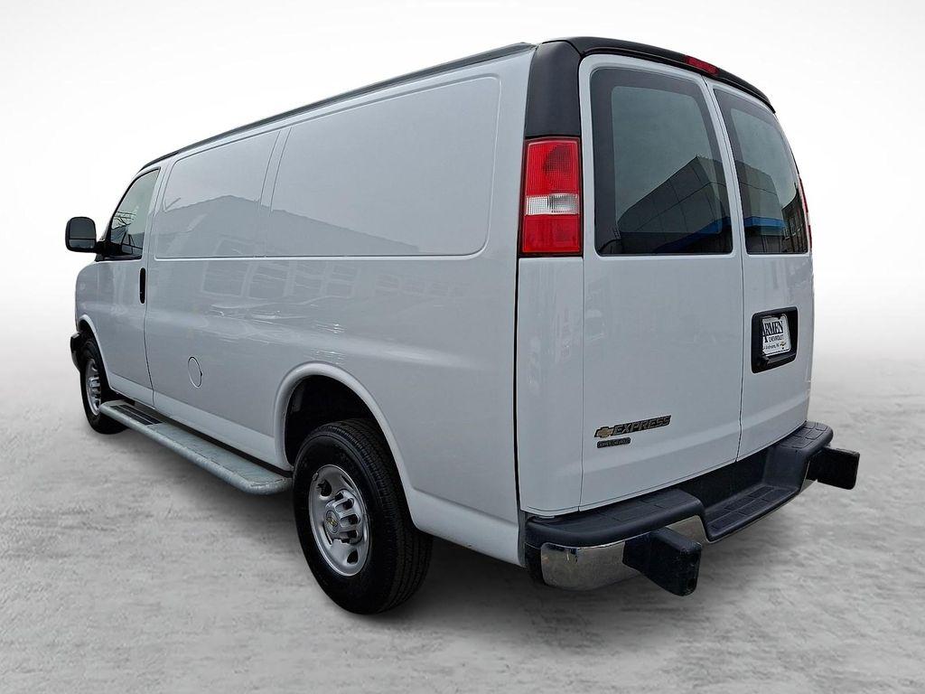 Chevrolet Express 2024