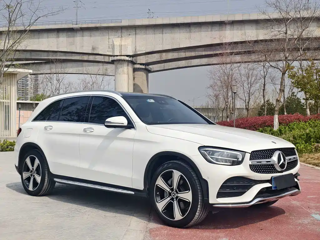 Mercedes-Benz GLC 2023