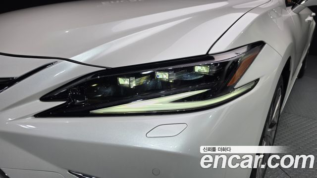 Lexus ES 2026