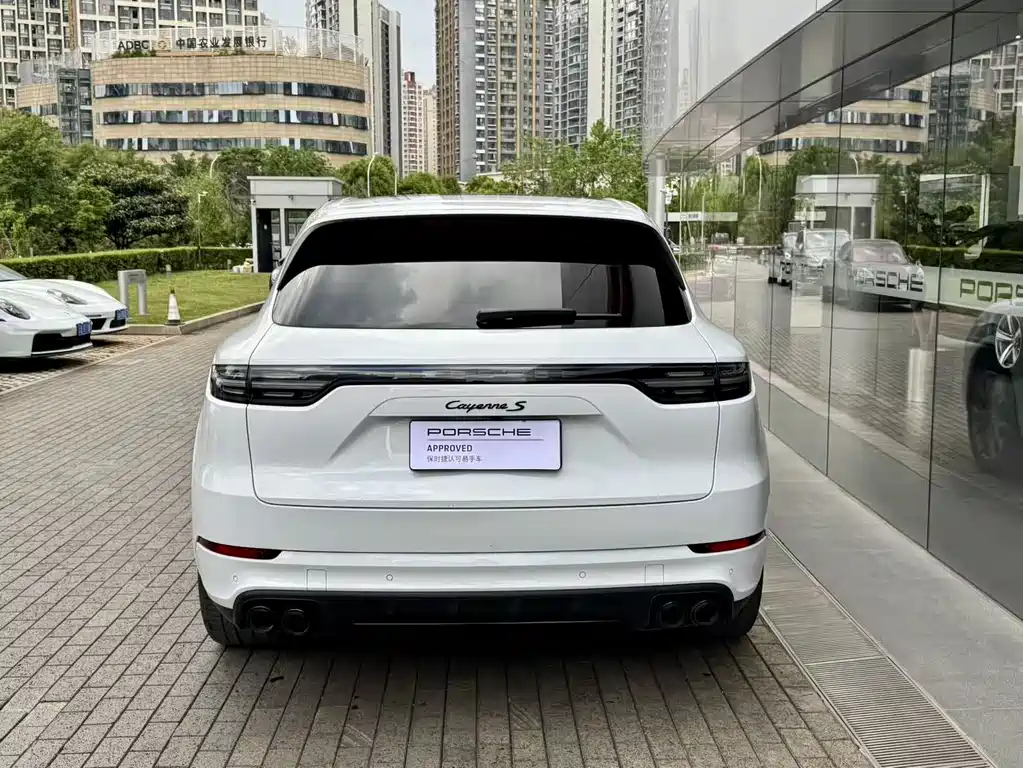 Porsche Cayenne 2022