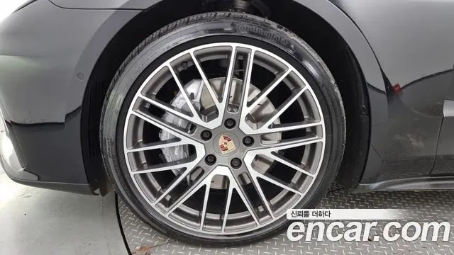 Porsche Panamera 2024