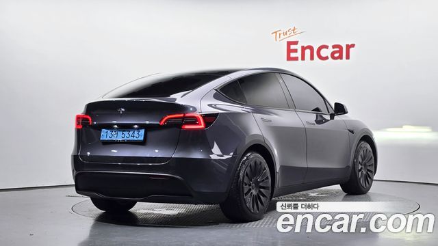 Tesla Model Y 2023