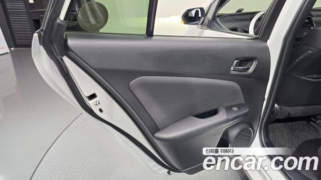 Toyota Prius 2021