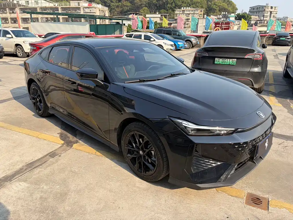Changan UNI-V 2025