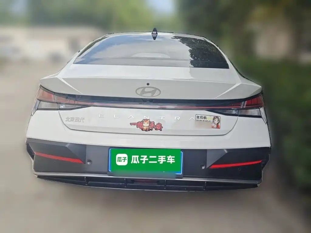 Hyundai Elantra 2025