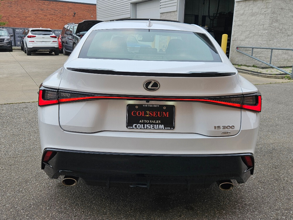 Lexus IS 2022