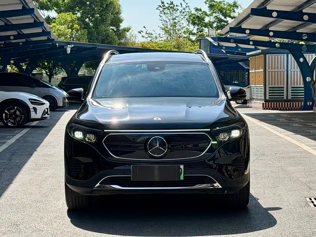 Mercedes-Benz EQB 2023