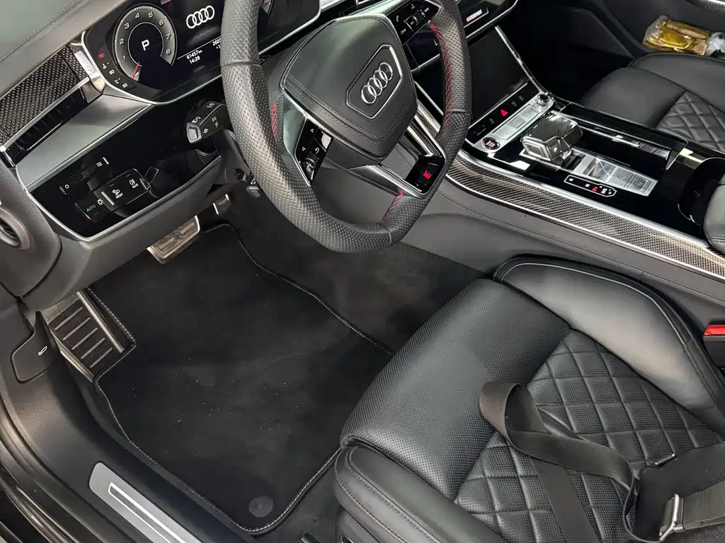 Audi S8 2021
