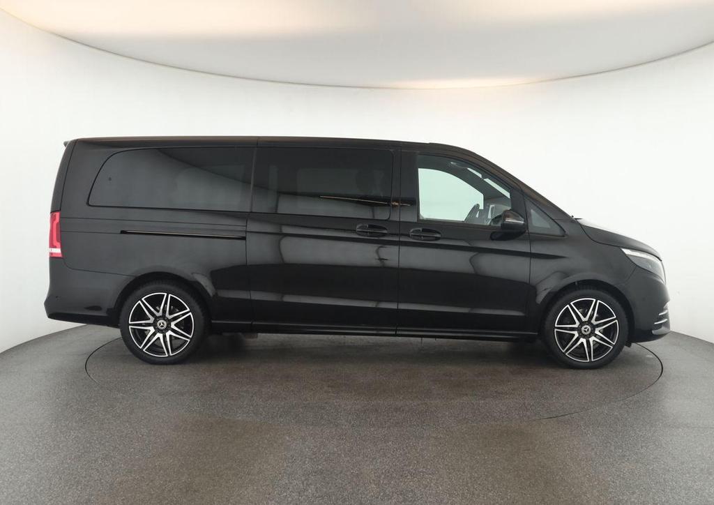 Mercedes-Benz V 300 2023