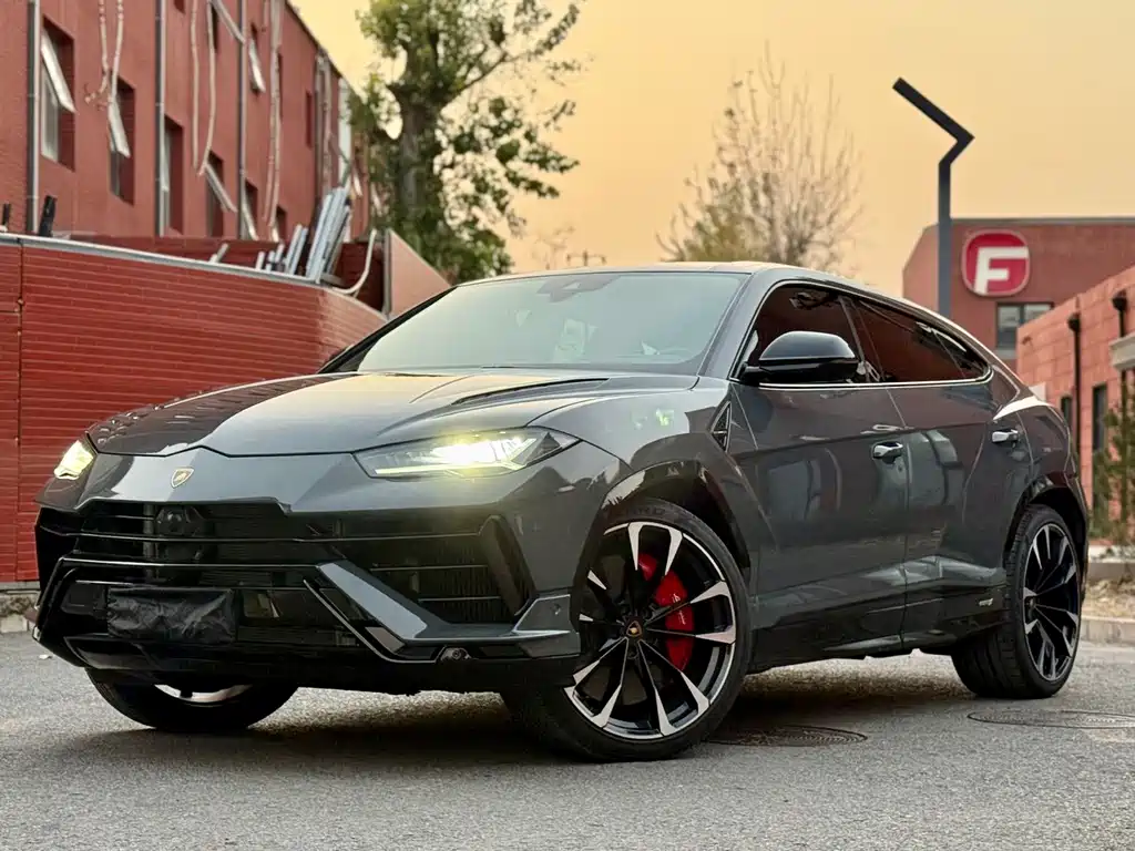 Lamborghini Urus 2023