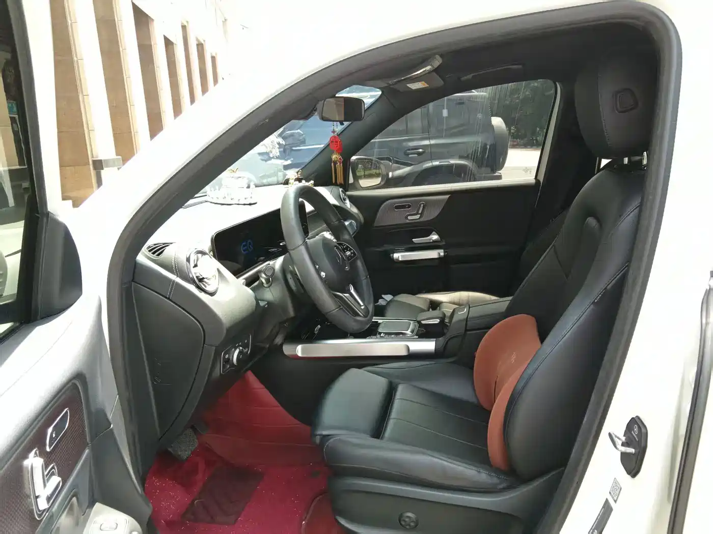 Mercedes-Benz EQB 2023