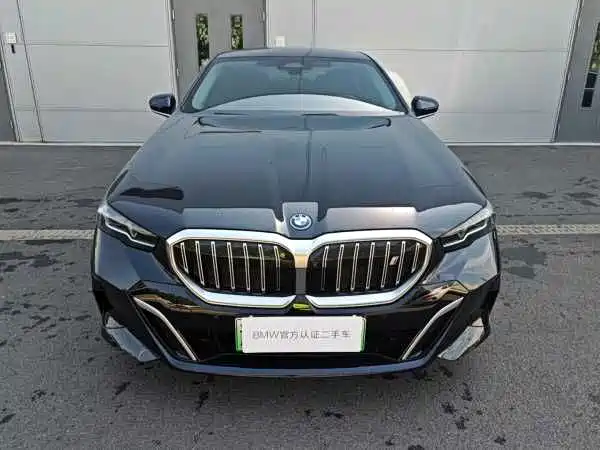 BMW i5 2026