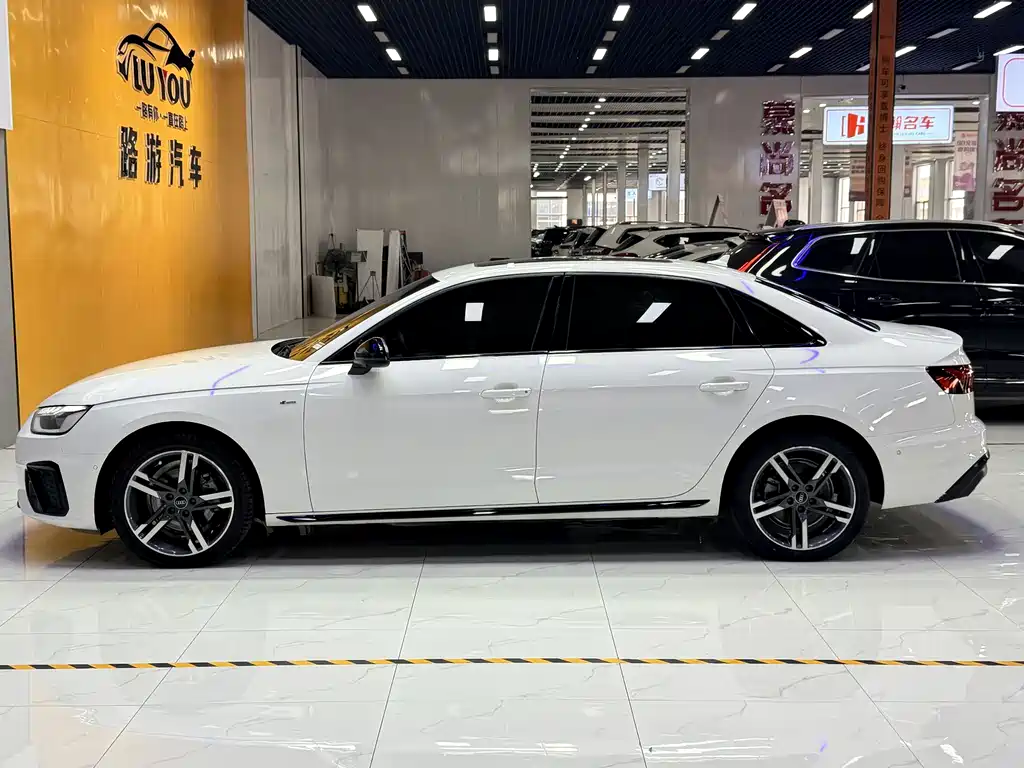Audi A4 2022