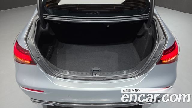 Mercedes-Benz E-Класс 2021