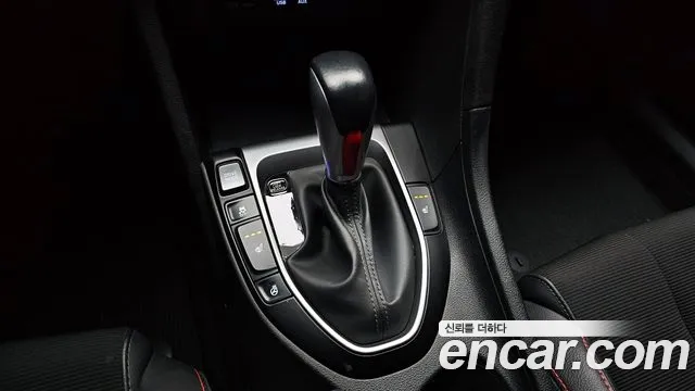 Hyundai Veloster 2020