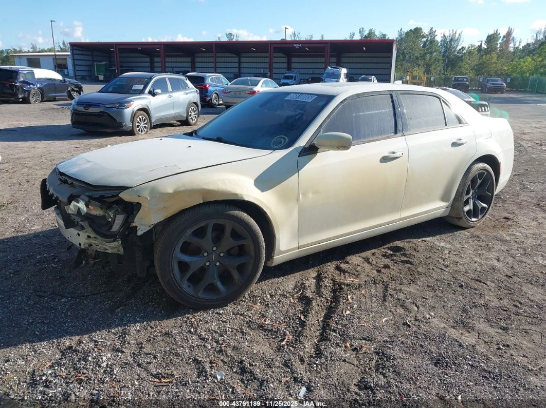 Chrysler 300 2021