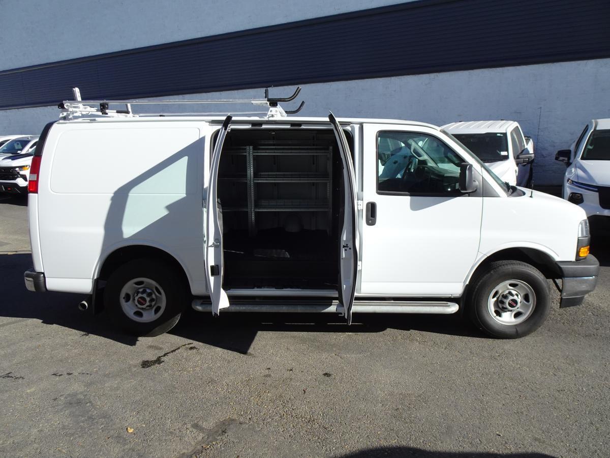 GMC Savana 2023