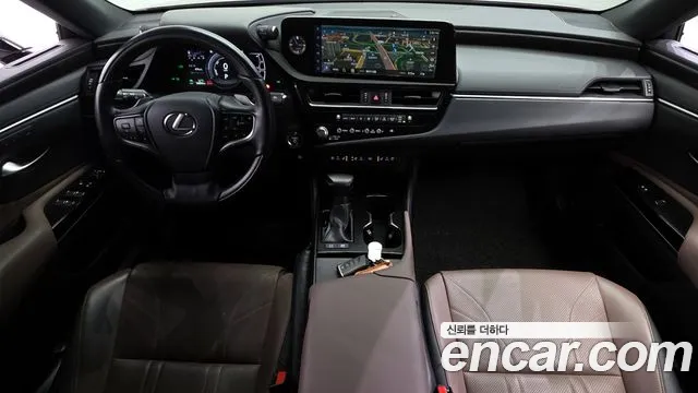 Lexus ES 2023