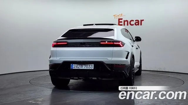 Lamborghini Urus 2025
