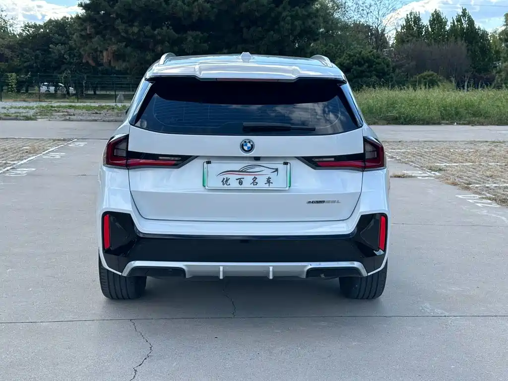 BMW iX1 2024