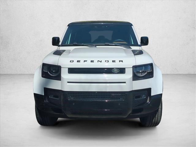 Land Rover Defender 2023