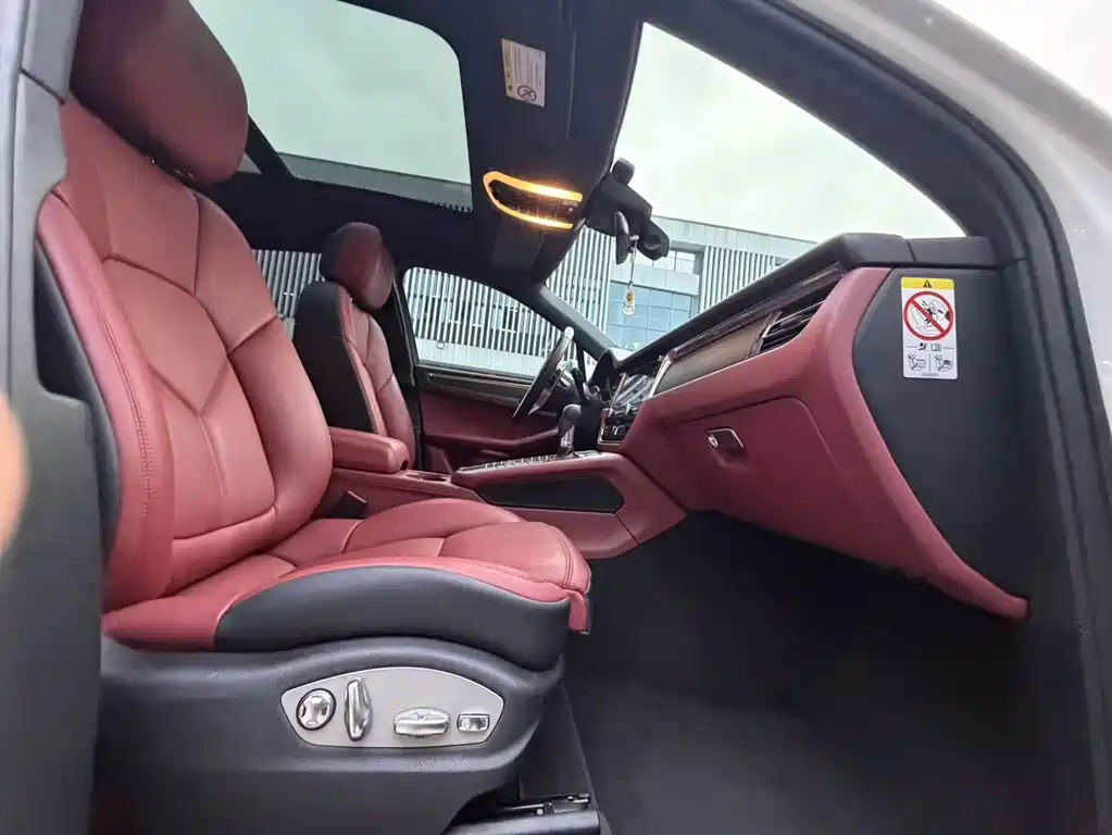 Porsche Macan 2021