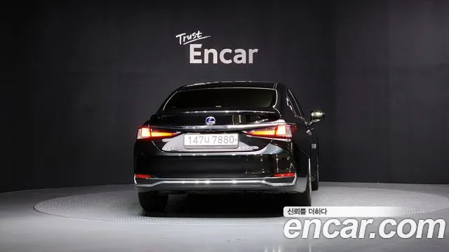Lexus ES 2021